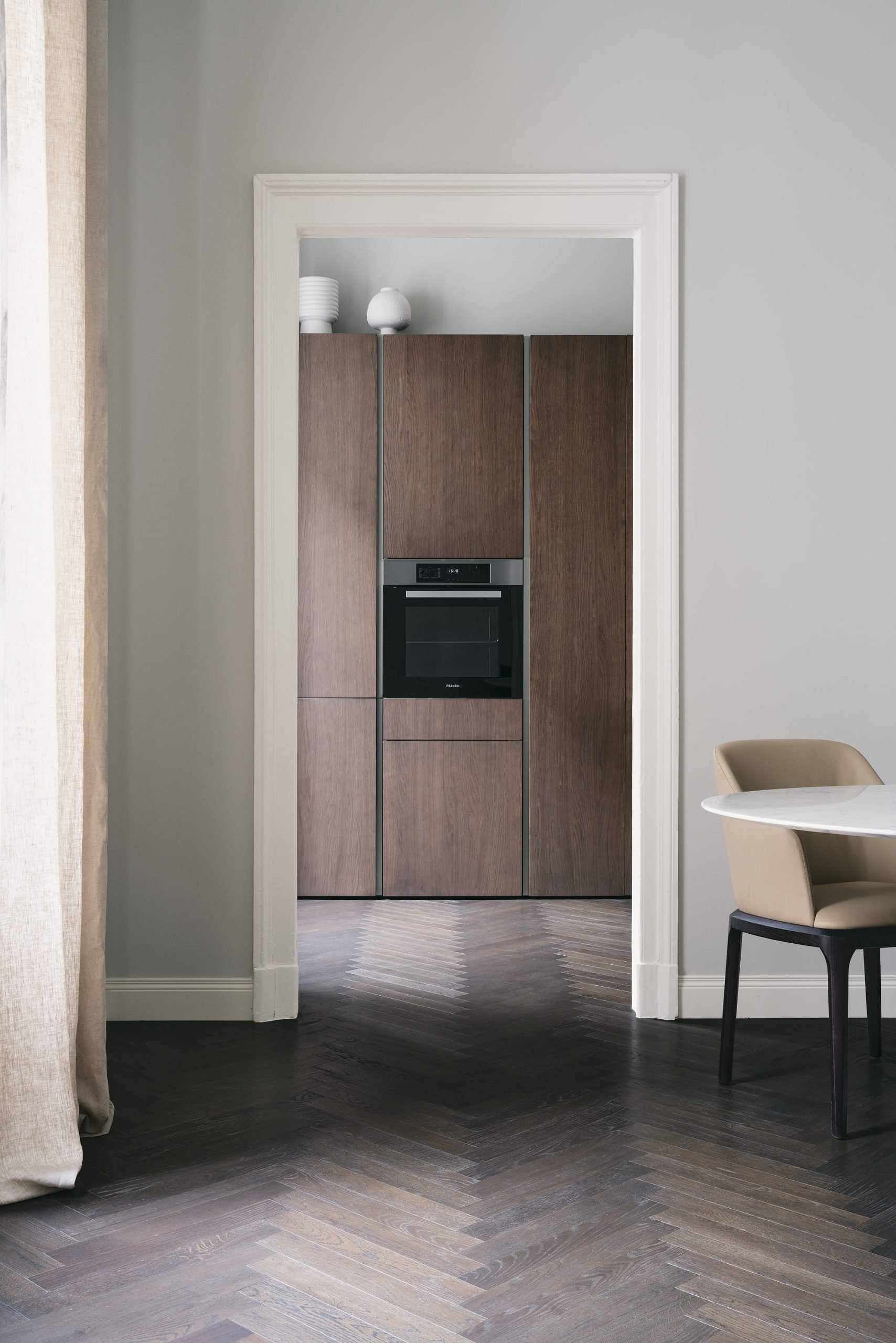 Cucine-ristrette-sfruttare-l-altezza